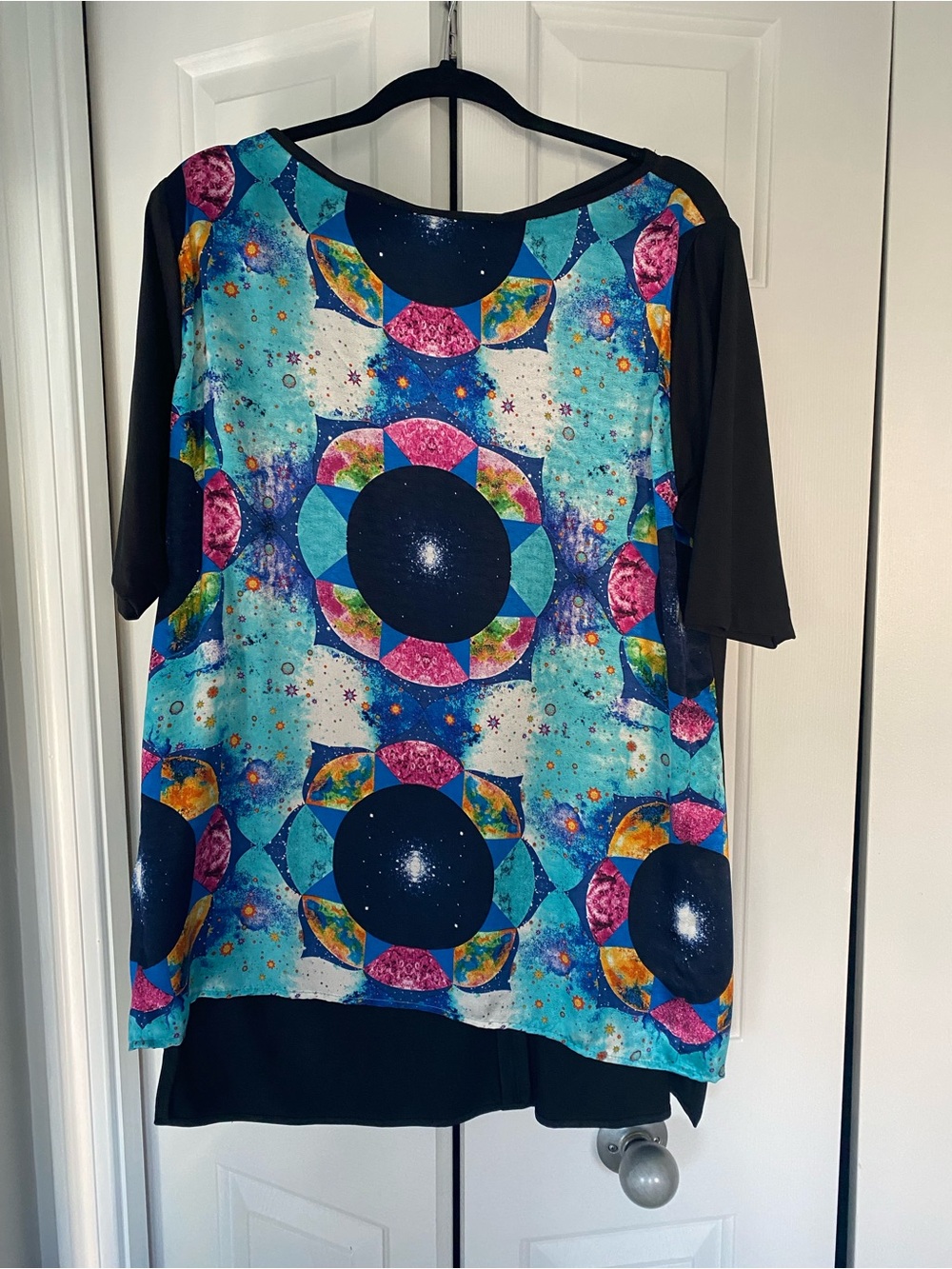 Pineda Covalin Short Sleeve Crewneck Top in Multicolor Blue Print